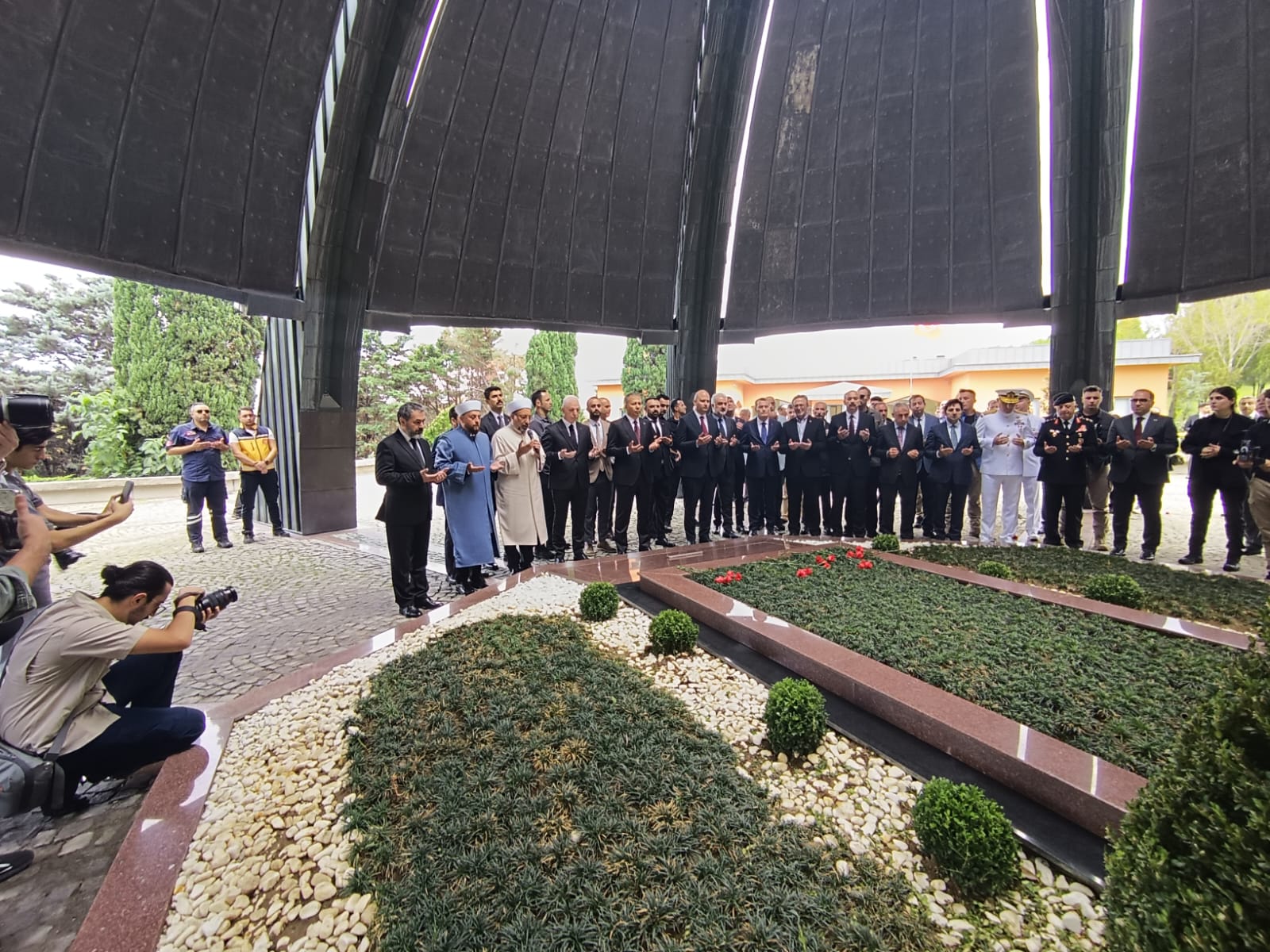 SAYIN ŞEHİT CUMHURBAŞKANIMIZ TURGUT ÖZAL'IN KABİR ZİYARETİMİZDEN 